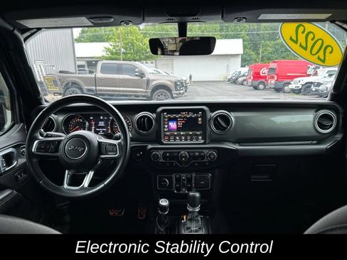 Certified 2022 Jeep Gladiator Overland w/ Trailer Tow Package AWD/4WD image 13