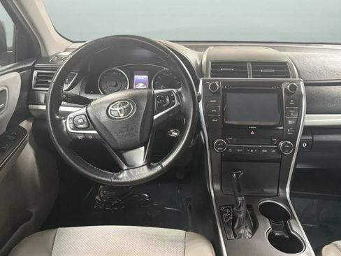 Used 2016 Toyota Camry XSE FWD image 10