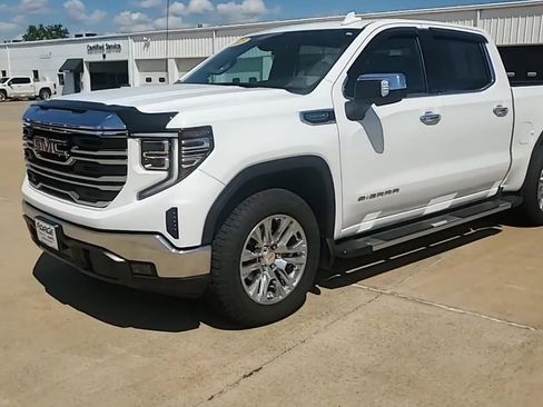 Used 2023 GMC Sierra 1500 SLT w/ SLT Premium Package AWD/4WD image 4