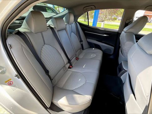 Used 2018 Toyota Camry SE image 20