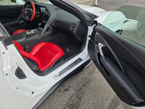 Used 2019 Chevrolet Corvette Stingray Coupe w/ Battery Protection Package image 17