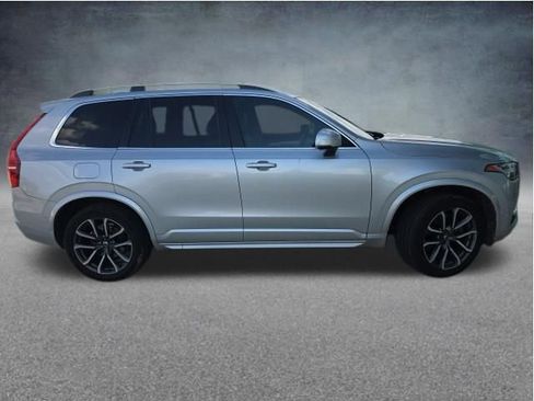 Used 2018 Volvo XC90 T6 Momentum w/ Convenience Package AWD/4WD image 9
