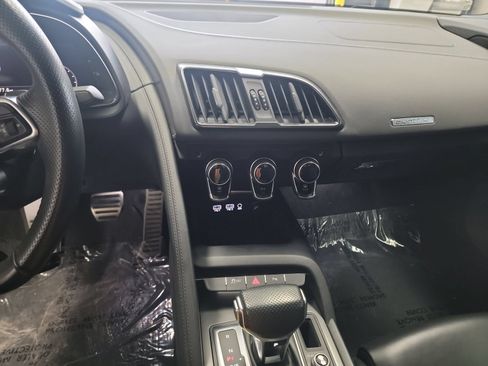 Used 2018 Audi R8 V10 AWD/4WD image 6