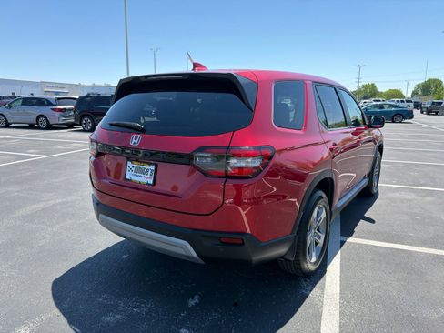 Used 2025 Honda Pilot EX-L image 8
