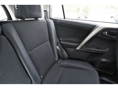 Used 2015 Toyota RAV4 LE FWD image 12