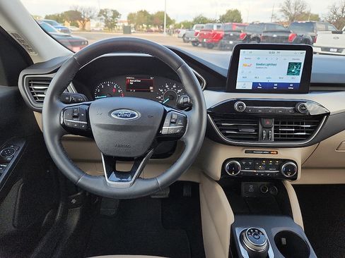 Used 2022 Ford Escape SEL image 6