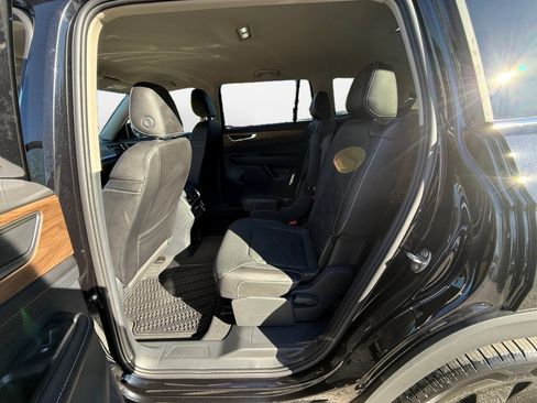 New 2026 Volkswagen Atlas SE image 13