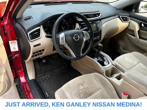 Used 2016 Nissan Rogue SV AWD/4WD image 9