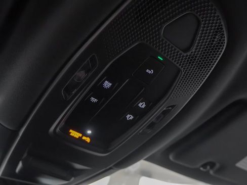 New 2025 Porsche Cayenne Coupe image 28