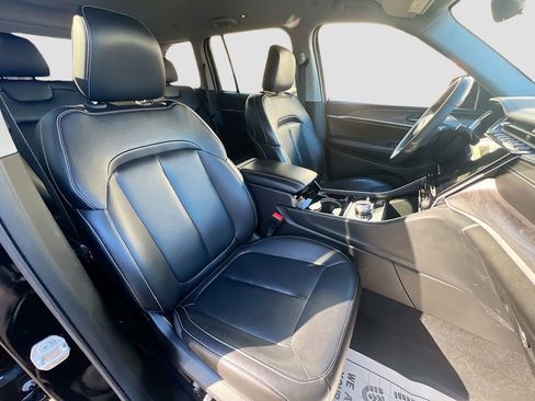 Used 2023 Jeep Grand Cherokee Limited image 25