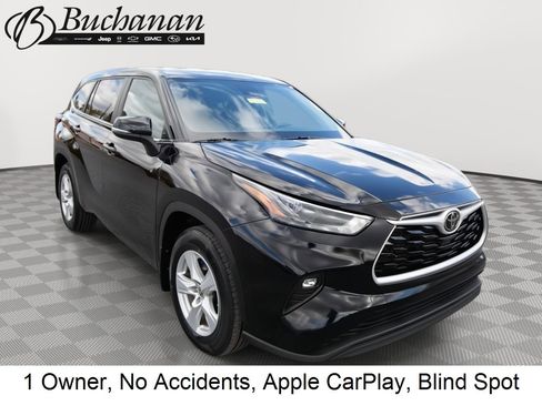 Used 2024 Toyota Highlander LE image 1