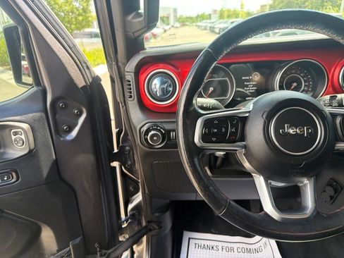 Used 2019 Jeep Wrangler Unlimited Rubicon w/ Cold Weather Group AWD/4WD image 26