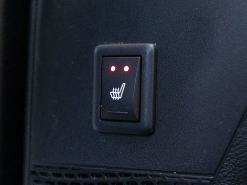 Used 2020 Chrysler Pacifica Limited w/ Tire & Wheel Group image 36