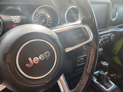 Used 2021 Jeep Wrangler Unlimited Sahara w/ Uconnect 4C Nav & Sound Group AWD/4WD image 21