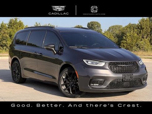 Used 2023 Chrysler Pacifica Touring-L w/ S Appearance Package FWD image 1