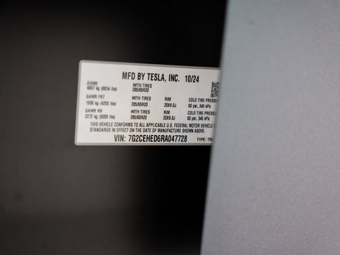 Used 2024 Tesla Cybertruck AWD Crew Cab image 45