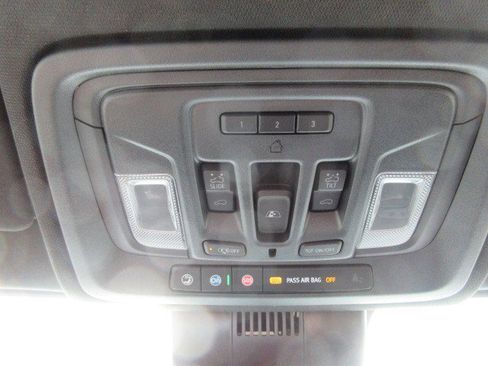 New 2025 GMC Sierra 2500 AT4 image 18