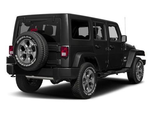 Used 2016 Jeep Wrangler Unlimited Sahara w/ Connectivity Group AWD/4WD image 2