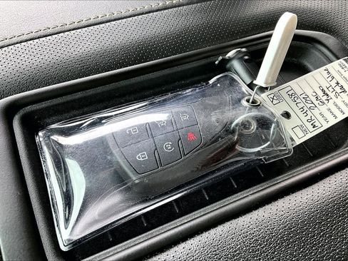 Used 2021 GMC Yukon SLT w/ SLT Premium Package image 15