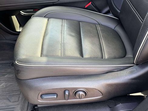 Used 2023 GMC Acadia Denali w/ Denali Technology Package AWD/4WD image 4