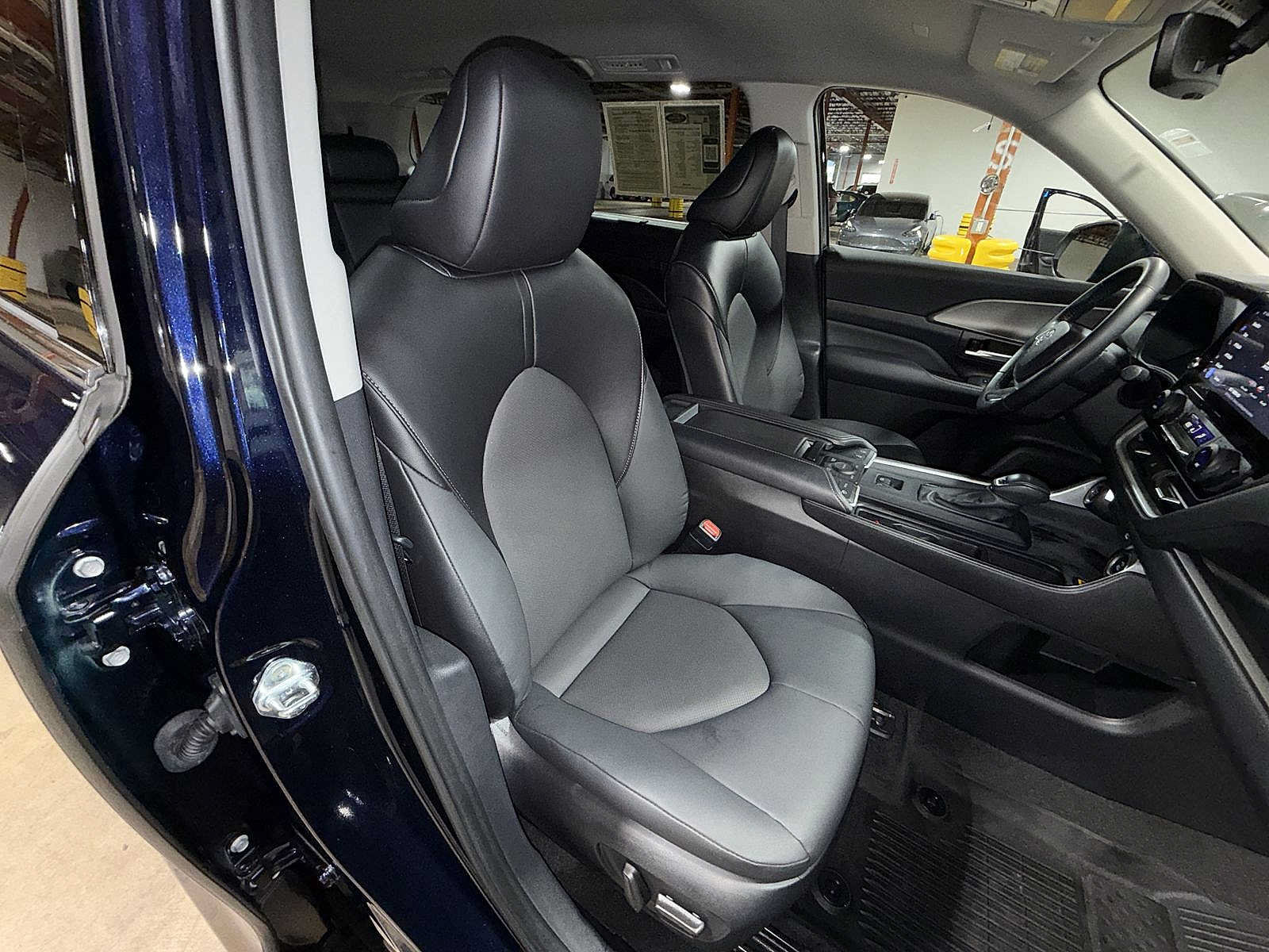 Certified 2024 Toyota Grand Highlander AWD image 16