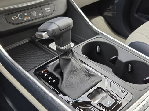 New 2026 Kia Carnival EX FWD image 15