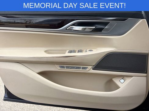 Used 2016 BMW 750i xDrive AWD/4WD image 36
