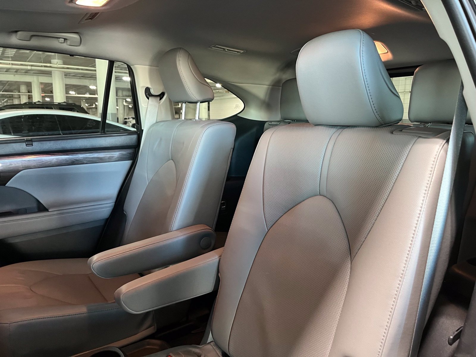 Used 2026 Toyota Highlander Limited AWD/4WD image 42