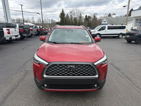 Used 2023 Toyota Corolla Cross XLE w/ Convenience Package image 3