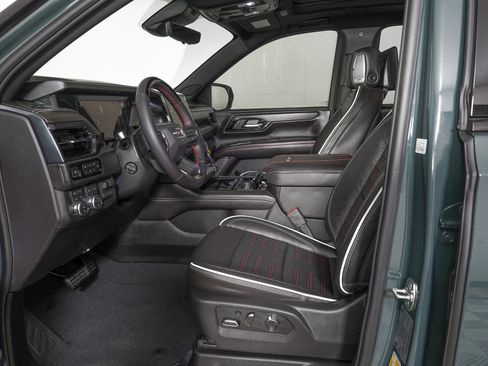 Used 2025 GMC Yukon AT4 Ultimate image 18