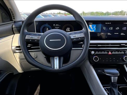 Certified 2025 Hyundai Tucson SEL image 6