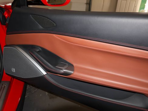 Used 2019 Ferrari Portofino RWD image 54