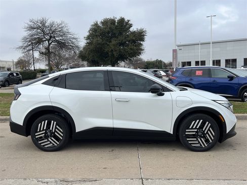 New 2026 Nissan Leaf SV+ image 3