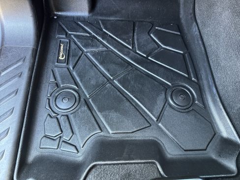 Used 2024 Chevrolet Colorado W/T image 17