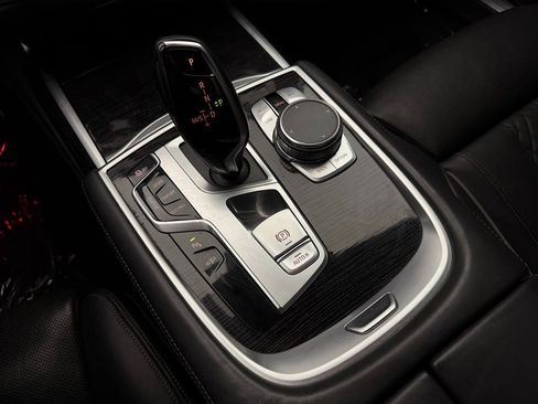 Used 2019 BMW 750i xDrive w/ M Sport Package image 44