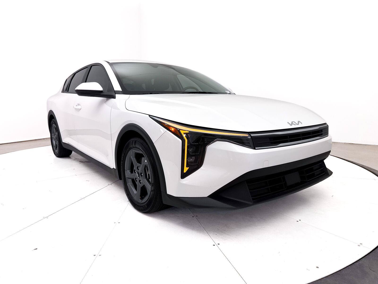 Used 2025 Kia K4 FWD image 11