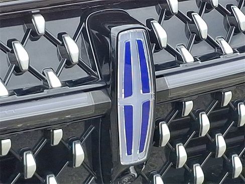 Used 2024 Lincoln Nautilus Reserve w/ Equipment Group 203A image 29