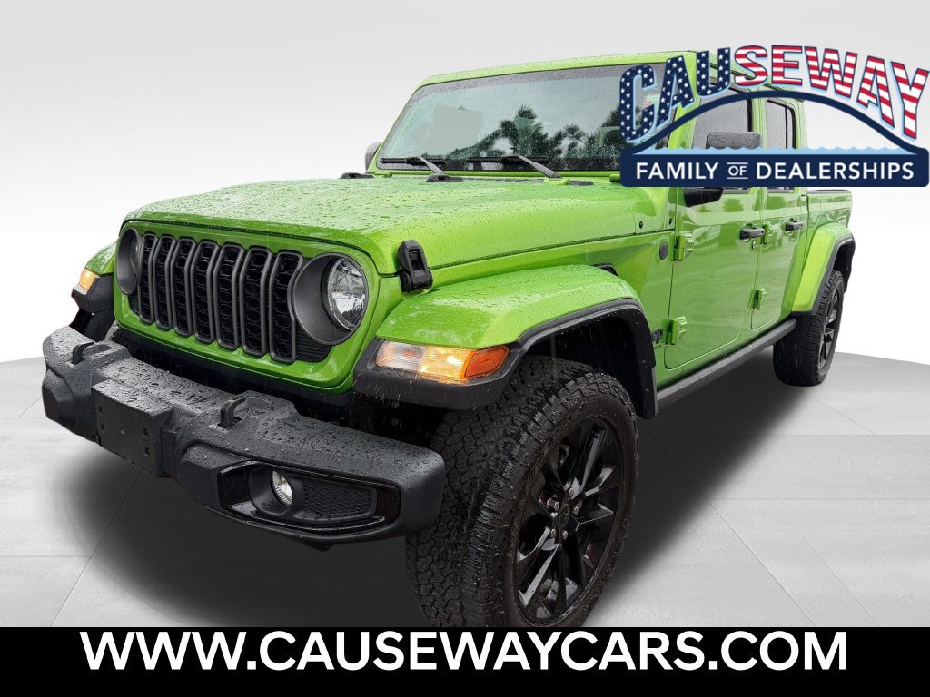 Used 2025 Jeep Gladiator Sport AWD/4WD image 1