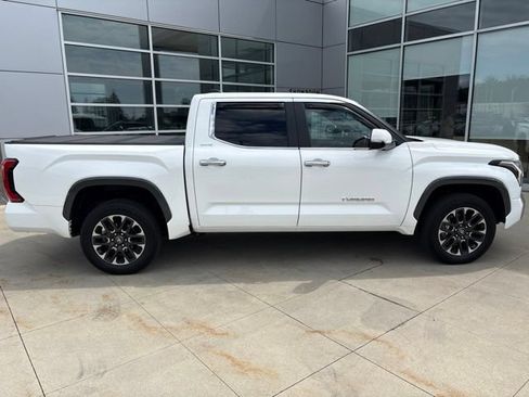 Used 2026 Toyota Tundra Limited AWD/4WD image 8