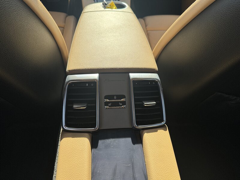 Used 2013 Porsche Panamera image 42