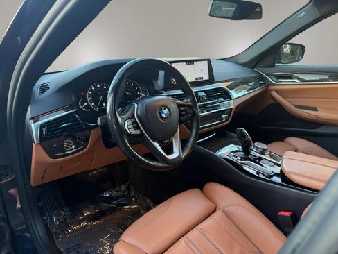 Used 2018 BMW 530i xDrive w/ Premium Package AWD/4WD image 14