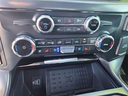 Used 2025 Ford F150 Lariat w/ Equipment Group 502A High AWD/4WD image 28