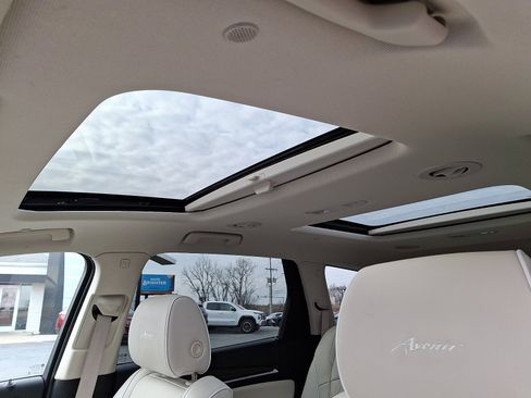 Certified 2024 Buick Enclave Avenir w/ Avenir Technology Package image 16