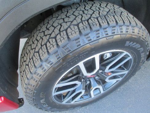 Certified 2021 GMC Sierra 1500 AT4 w/ AT4 Value Package image 12