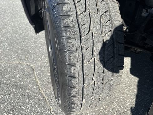 Used 2023 Ford F150 Lightning XLT image 32