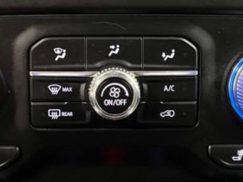 Used 2022 GMC Sierra 1500 Elevation w/ Preferred Package image 37