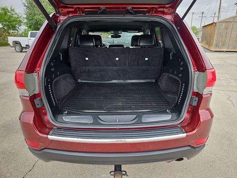 Used 2018 Jeep Grand Cherokee Limited image 16