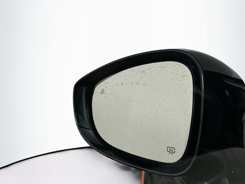 Used 2024 Chrysler Pacifica Touring-L image 16