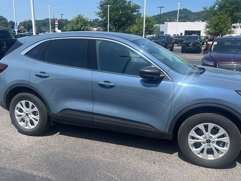Used 2024 Ford Escape Active AWD/4WD image 3