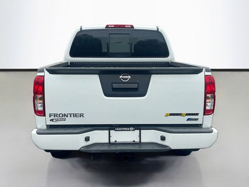 Used 2017 Nissan Frontier Desert Runner RWD image 6